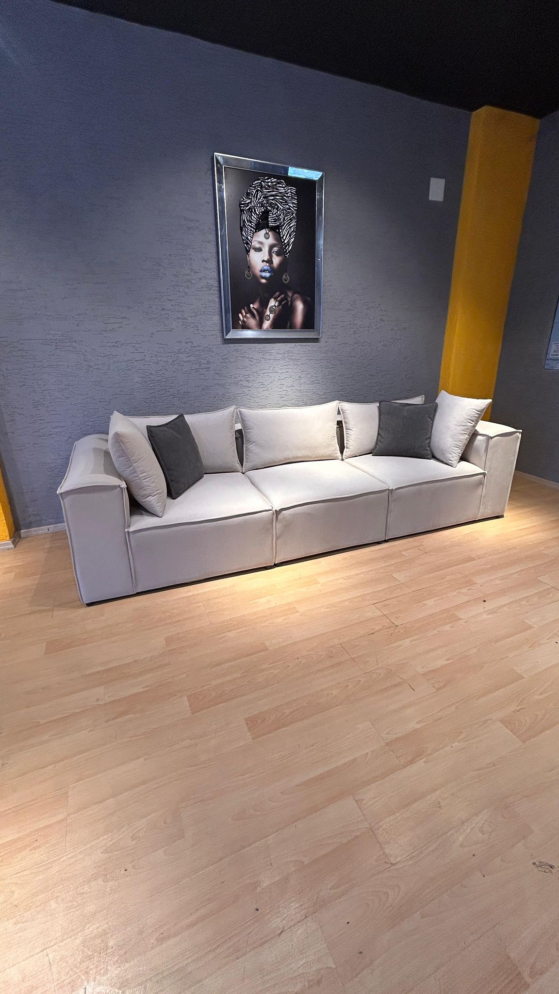 🛋️ Canapé Modulable 3 + 1 Pouf – 940 €